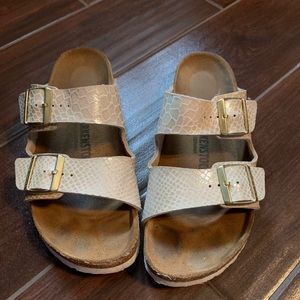 White/iridescent Birkenstock’s